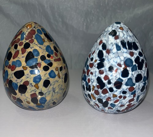Pair vintage art glass - of, eggs